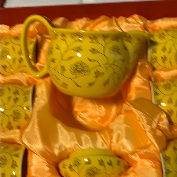 Beautiful Authentic Chinese Tea Set - Picture 3 of 3